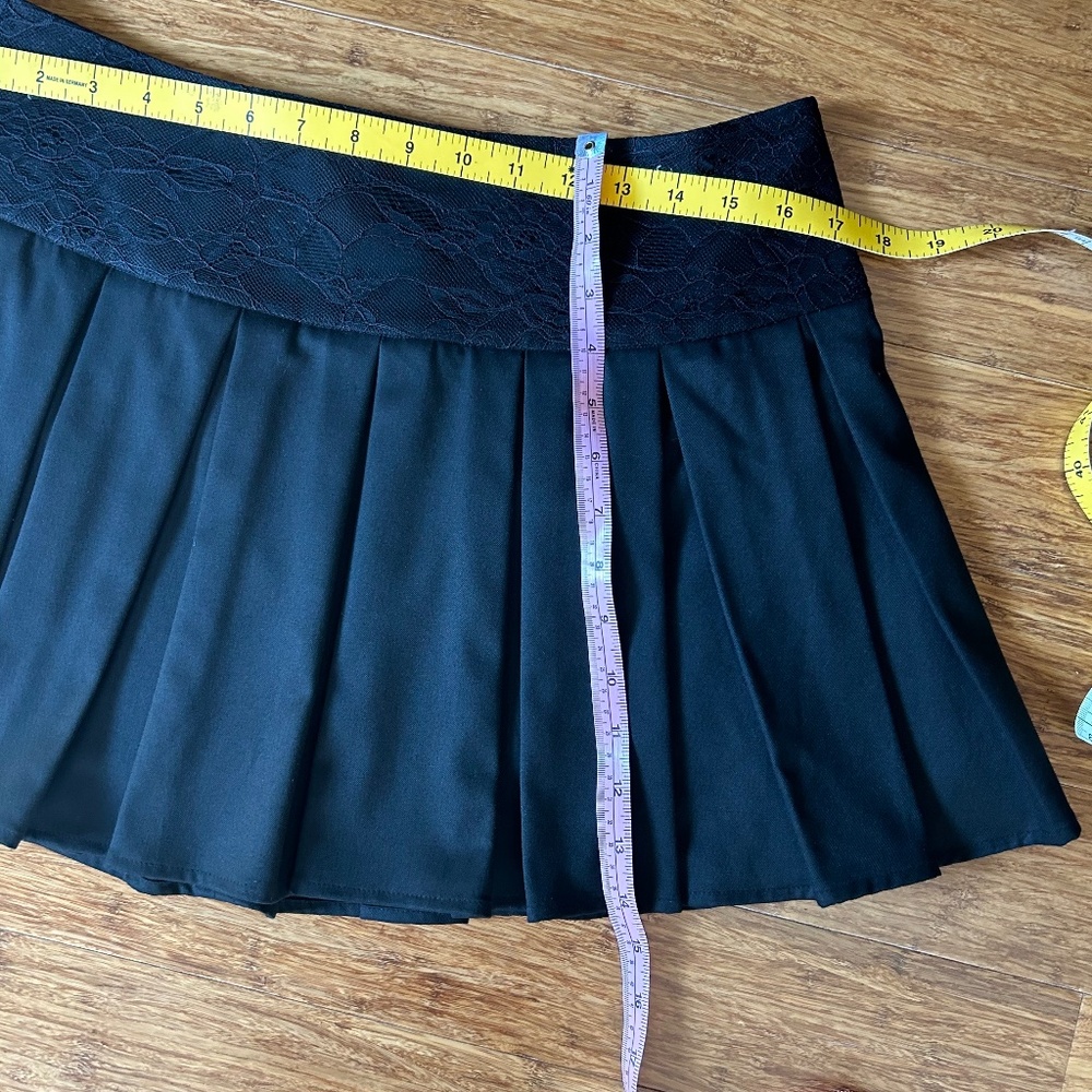 Bebe Black Lace Waist Pleated Mini Skirt, Size 8 - Picture 8 of 16